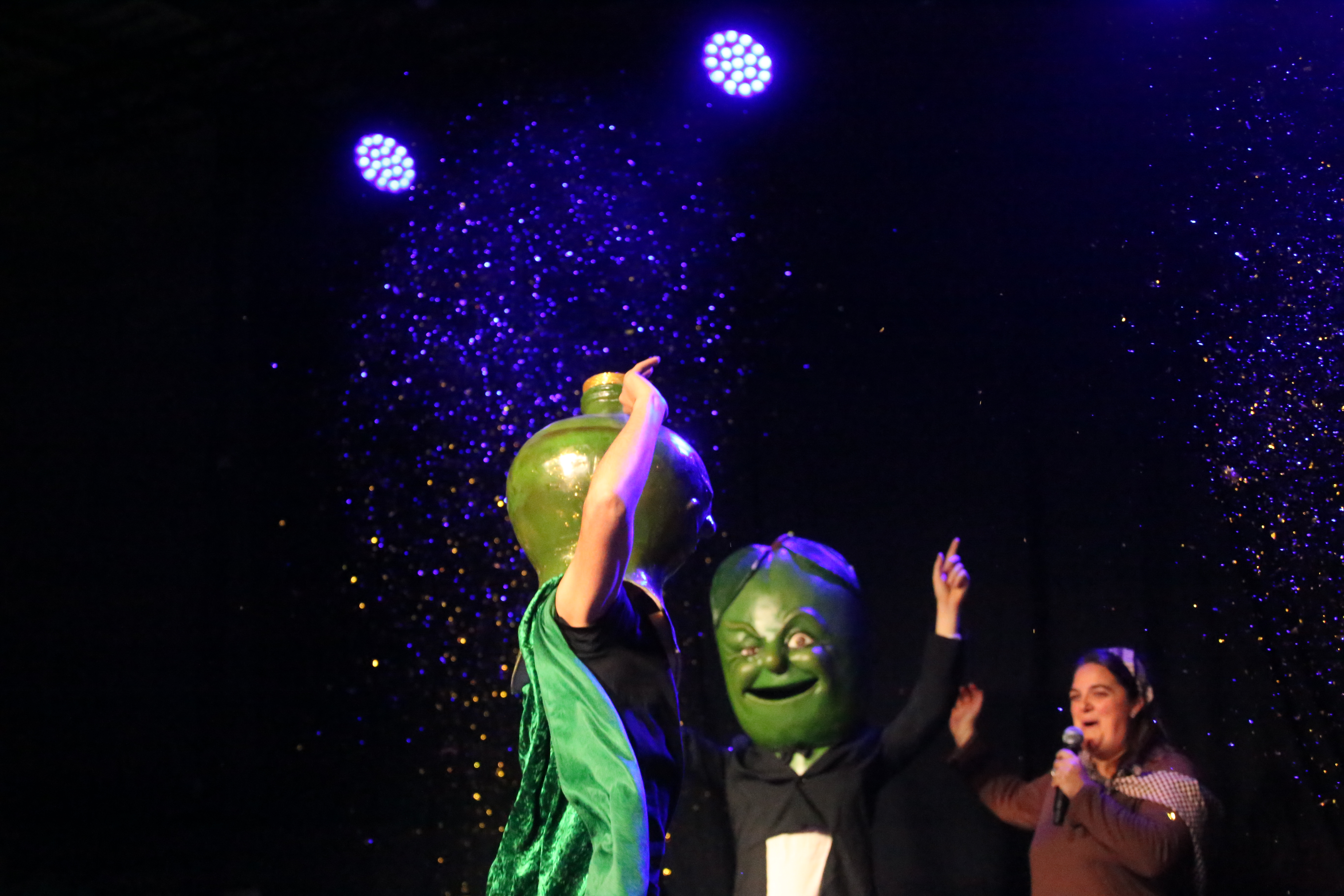 En Nou Verda durant un espectacle de la Petita Confraria